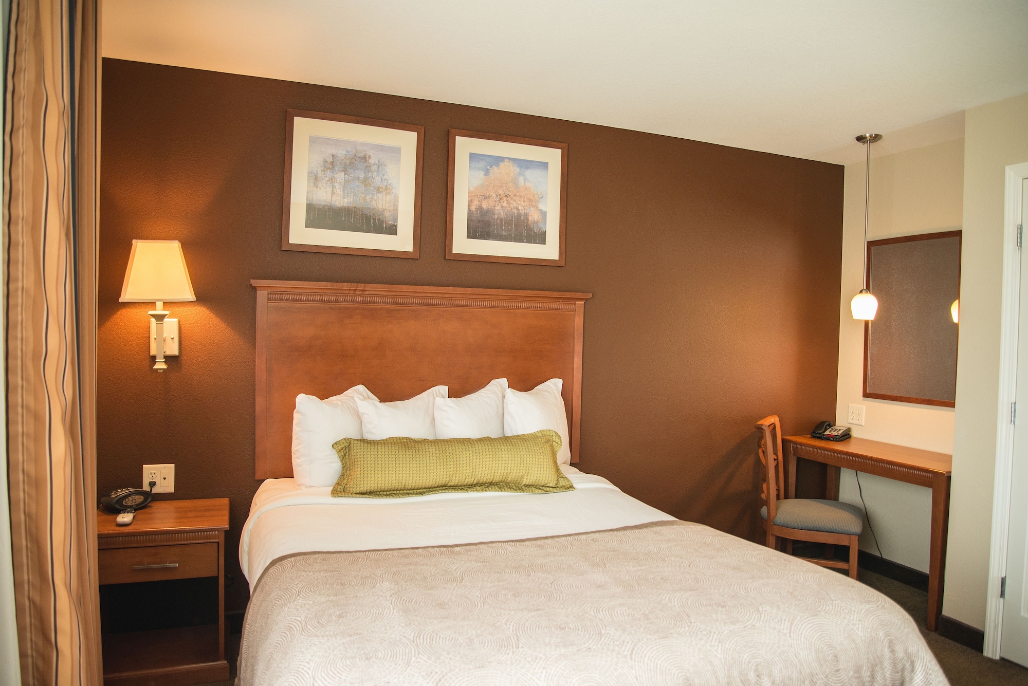 1 Bedroom, Suite, Queen Bed