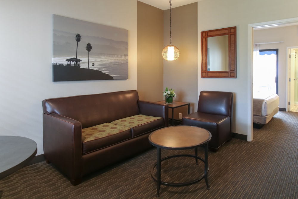 Oxford Suites Pismo Beach 16/35