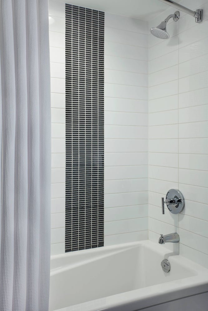 Delta Hotels By Marriott Waterloo 12/54