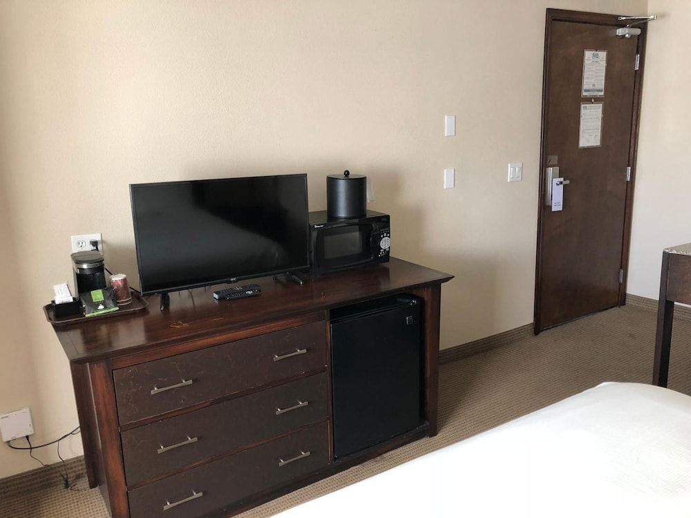 District Hotel 11/50