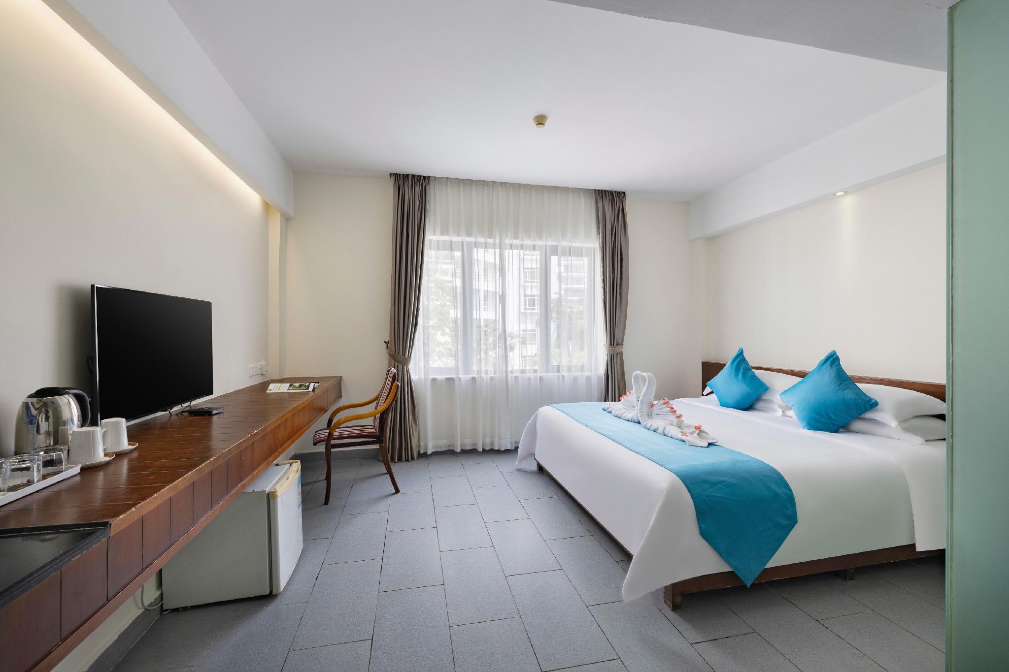Superior, King Bed, Garden View