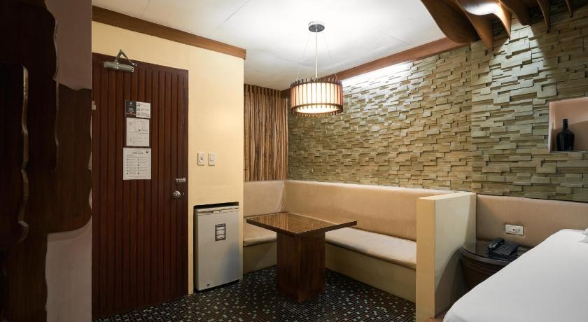 Victoria Court Suites 47/49