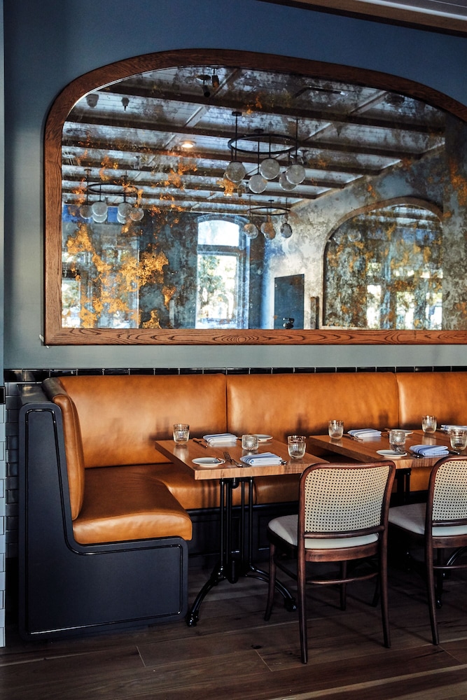The Drayton Hotel Savannah, Curio Collection by Hilton 44/51