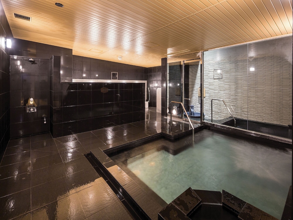 swimming pool spa