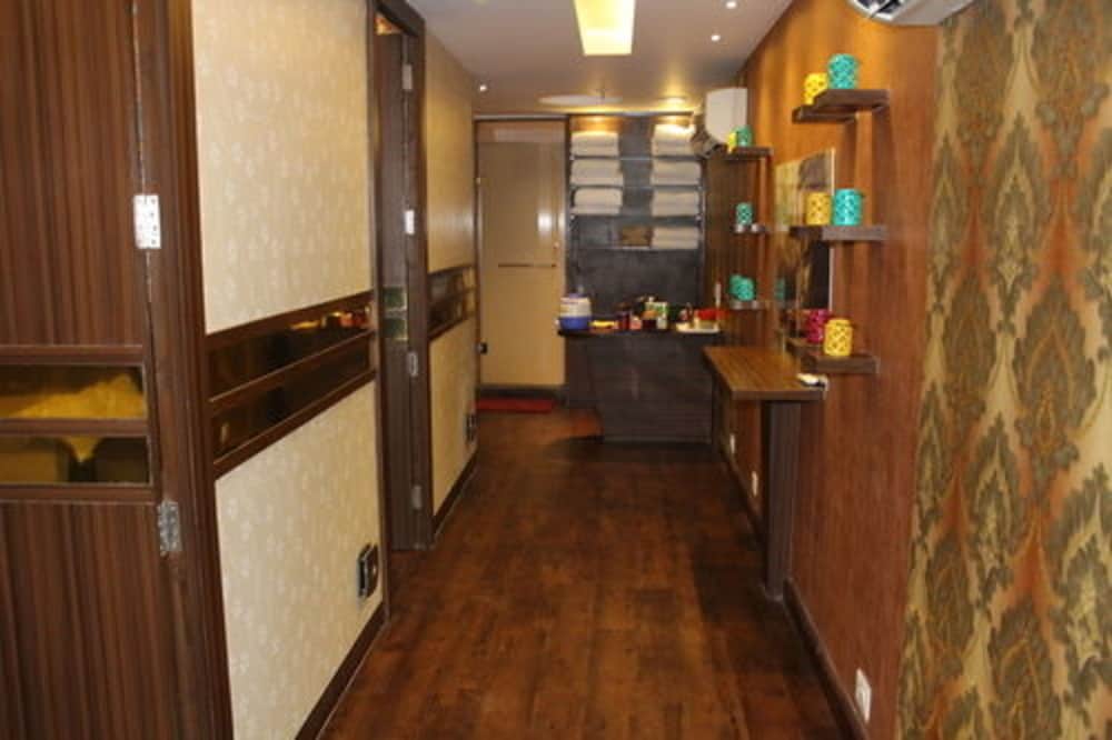 The Golden Plaza Hotel Spa 26/35