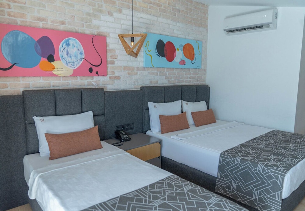 غرفة ديلوكس ثلاثية، Laren Business Hotel And Spa 2/6