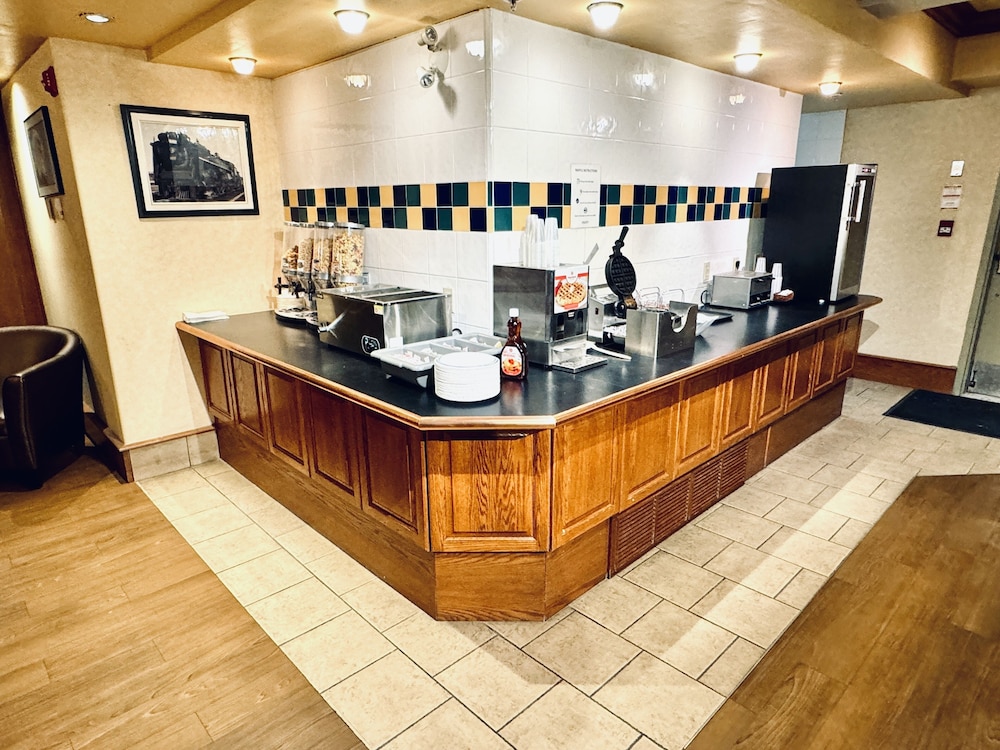 Lakeview Inn And Suites Hinton 10/41