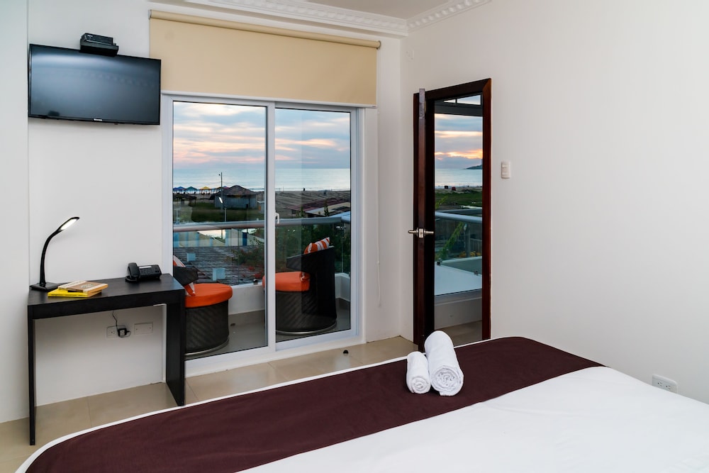 Hotel La Ria Playas 24/42