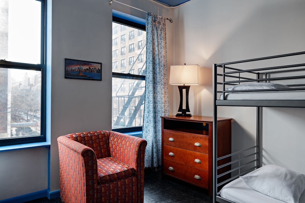 Central Park West Hostel 17/30