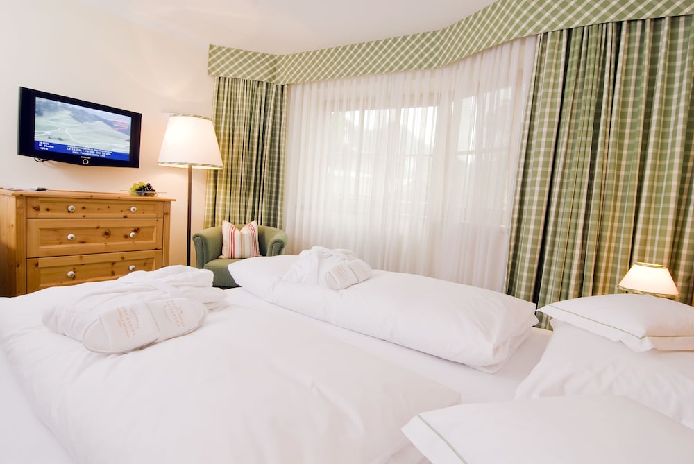 Petite, Double Bed