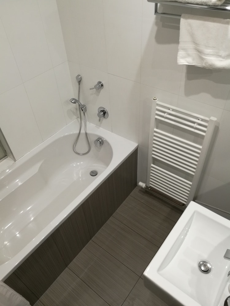 Purpur Aparthotel 46/48