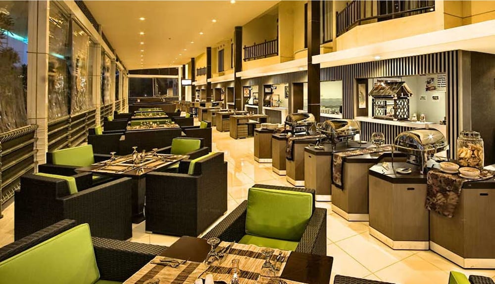 Palace Hotel Cipanas 25/39