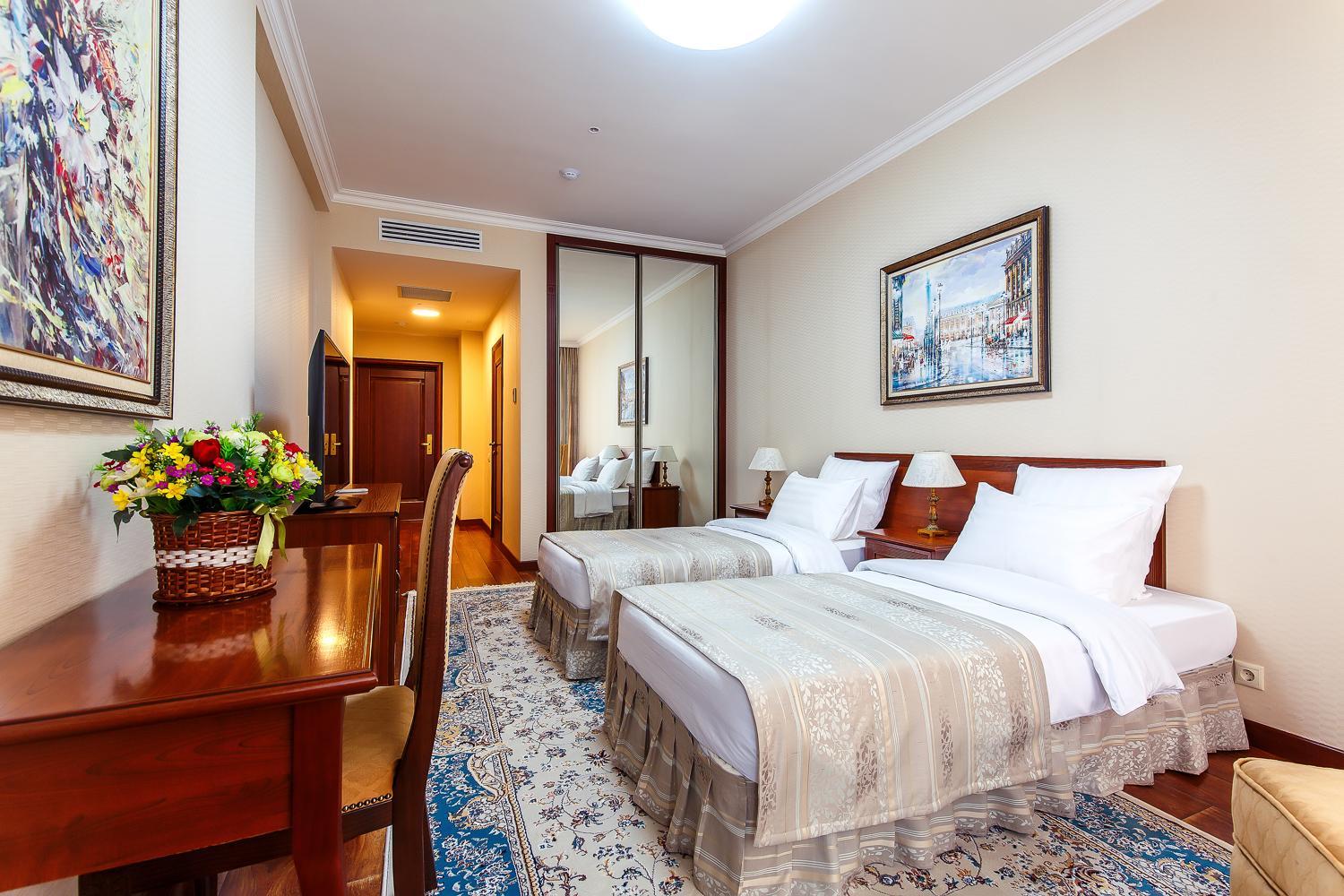 Alanda Hotel 12/52