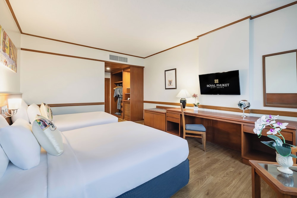 غرفة بريميير سوبيريور بإطلالة جزئية على البحر، Royal Phuket City Hotel 4/10