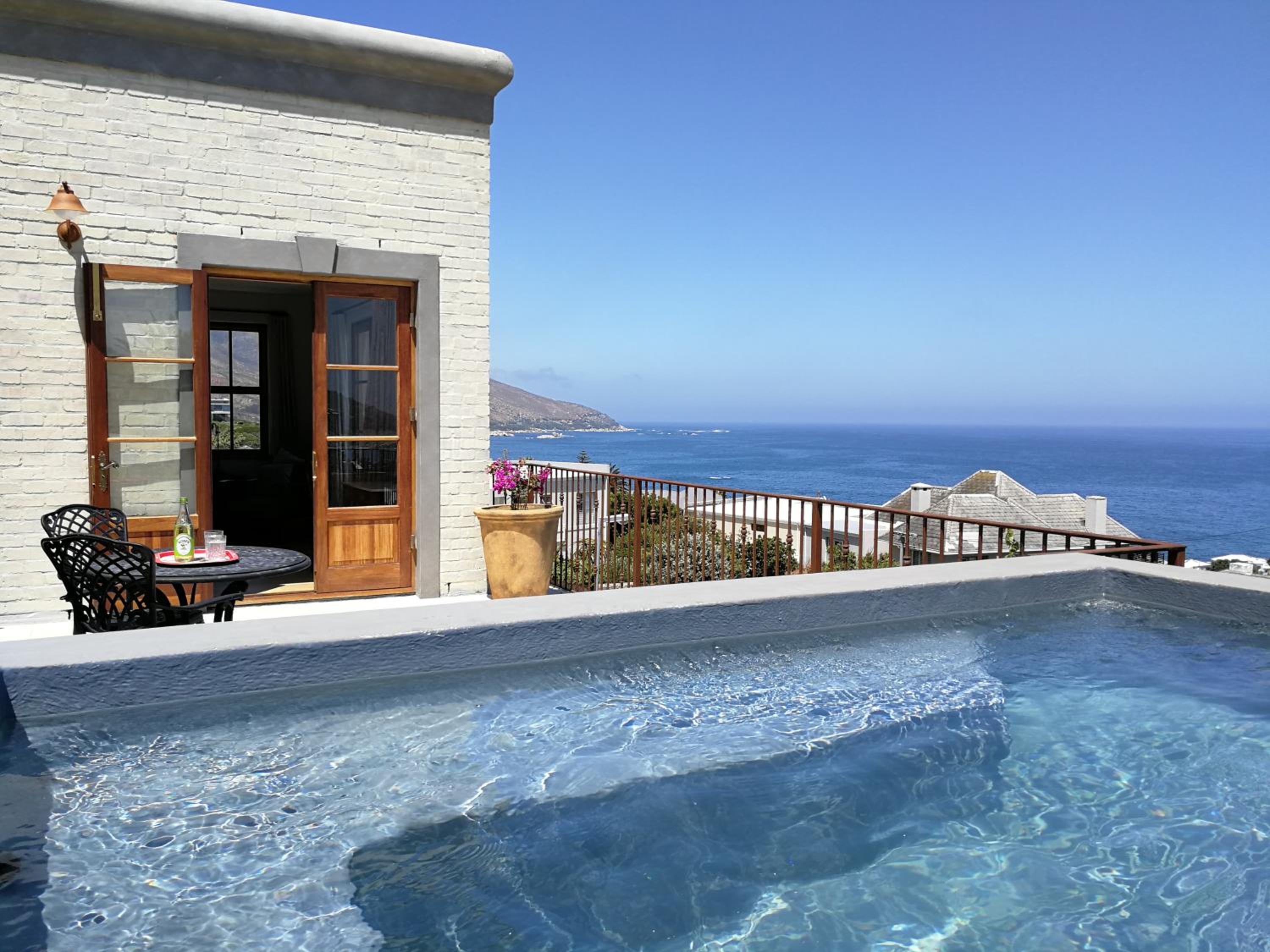 Bakovenbay Luxury Suites 10/19