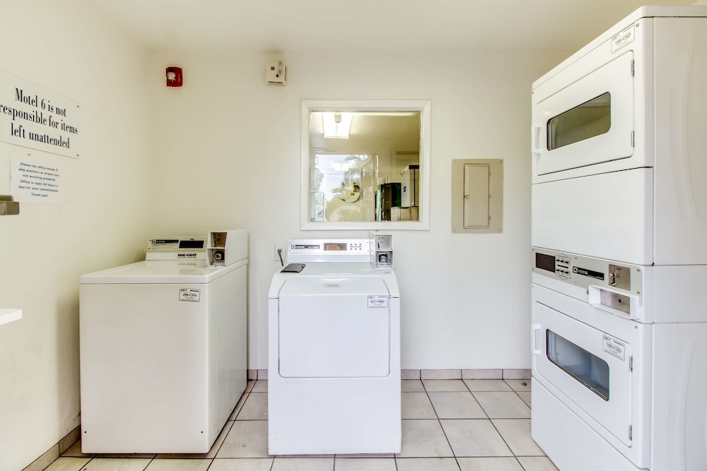 Motel6 Venice, FL 13/63