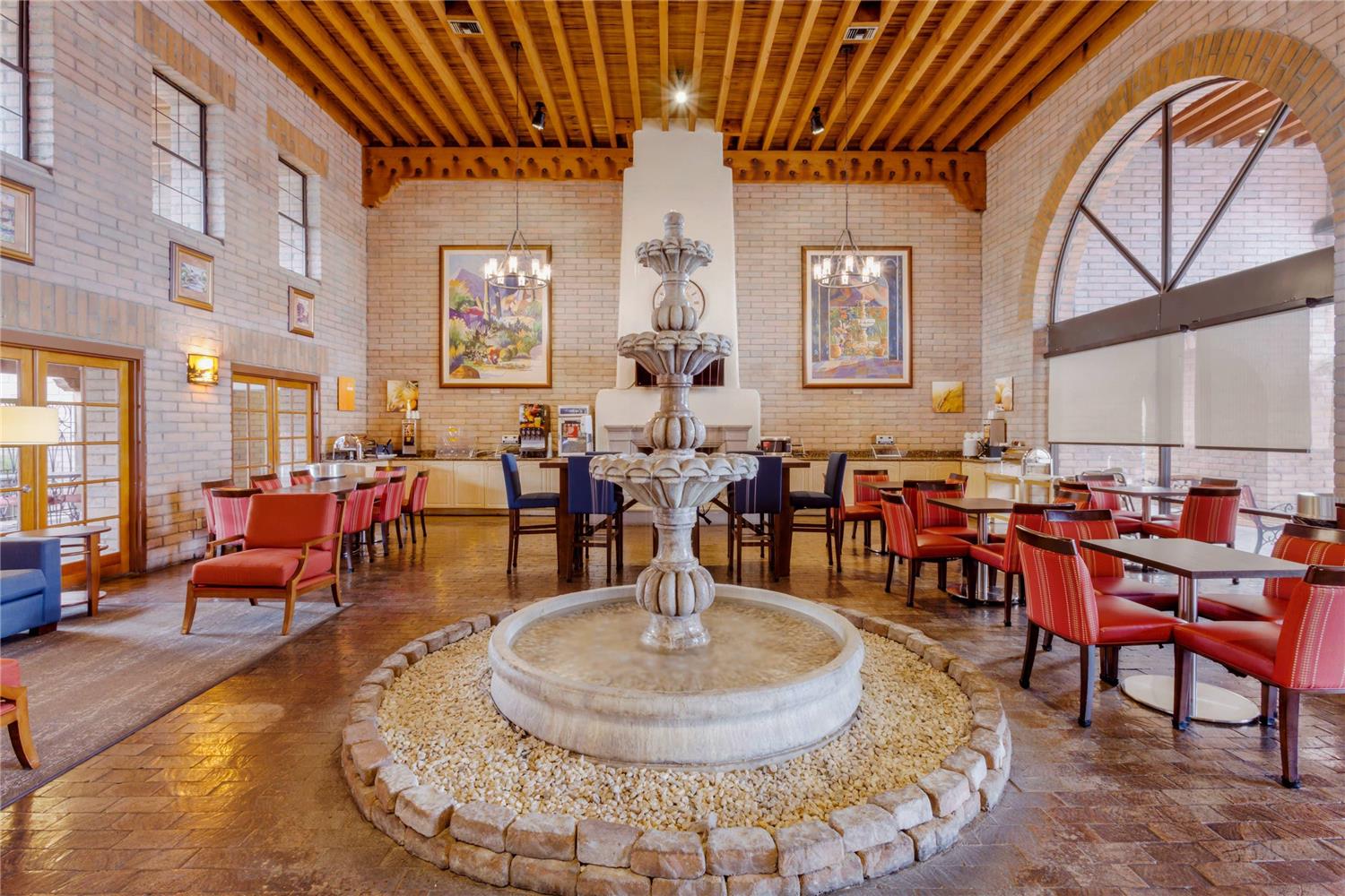Comfort Suites Tucson near Sabino Canyon 39/47