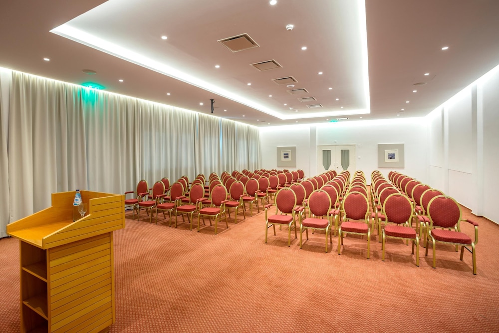 Cavo Maris Beach Hotel 38/46