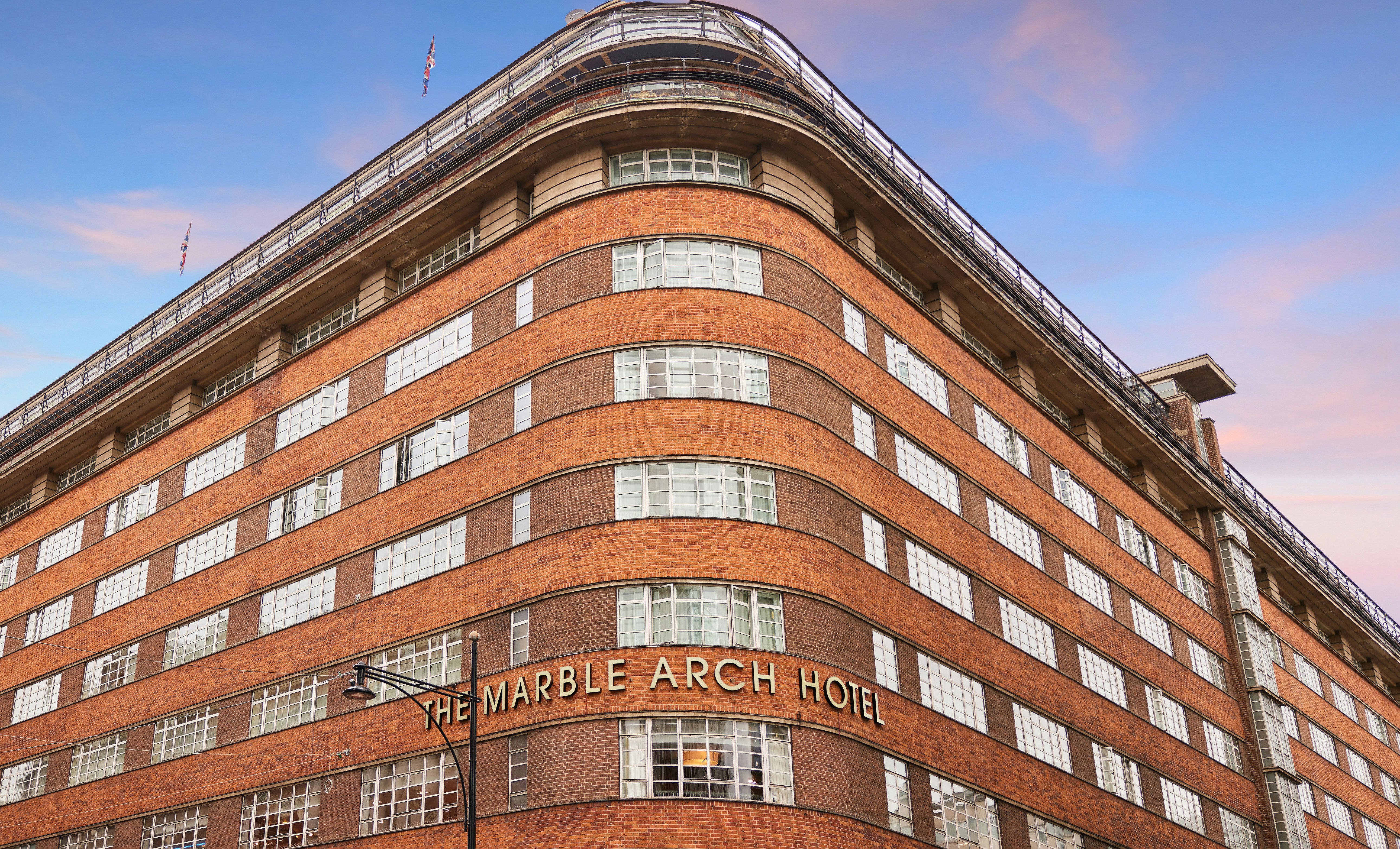 The Marble Arch Hotel, by Thistle 83/83