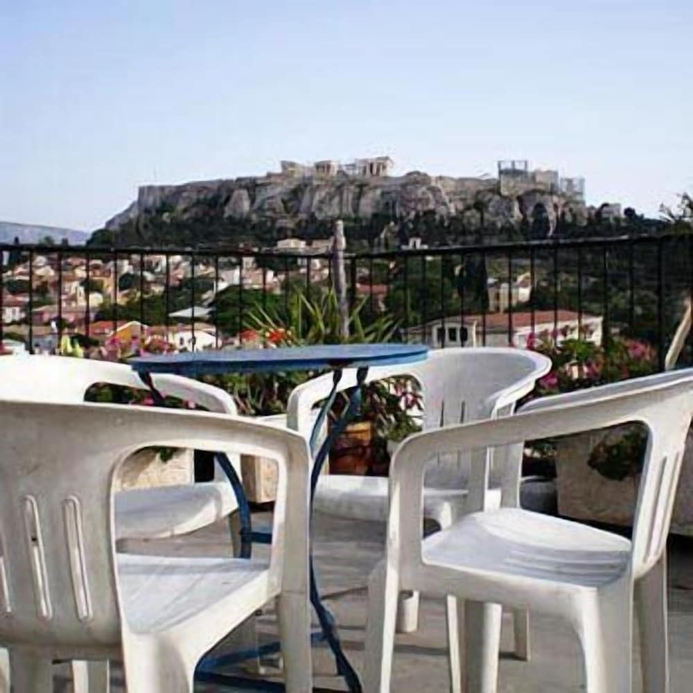 Pella Inn Hostel 23/36