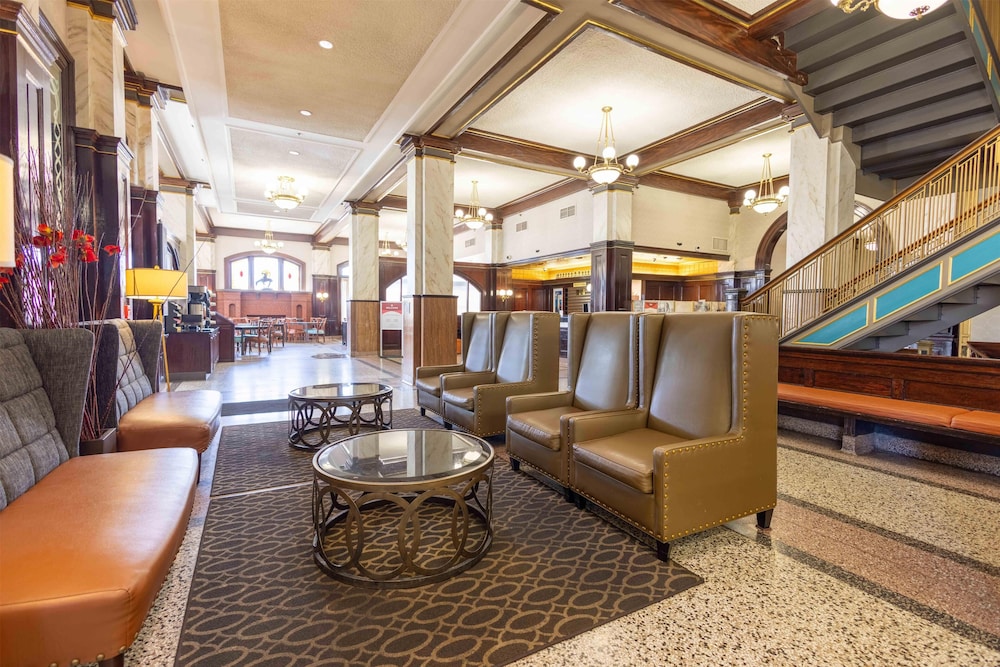 Drury Inn & Suites St. Louis Union Station 29/45