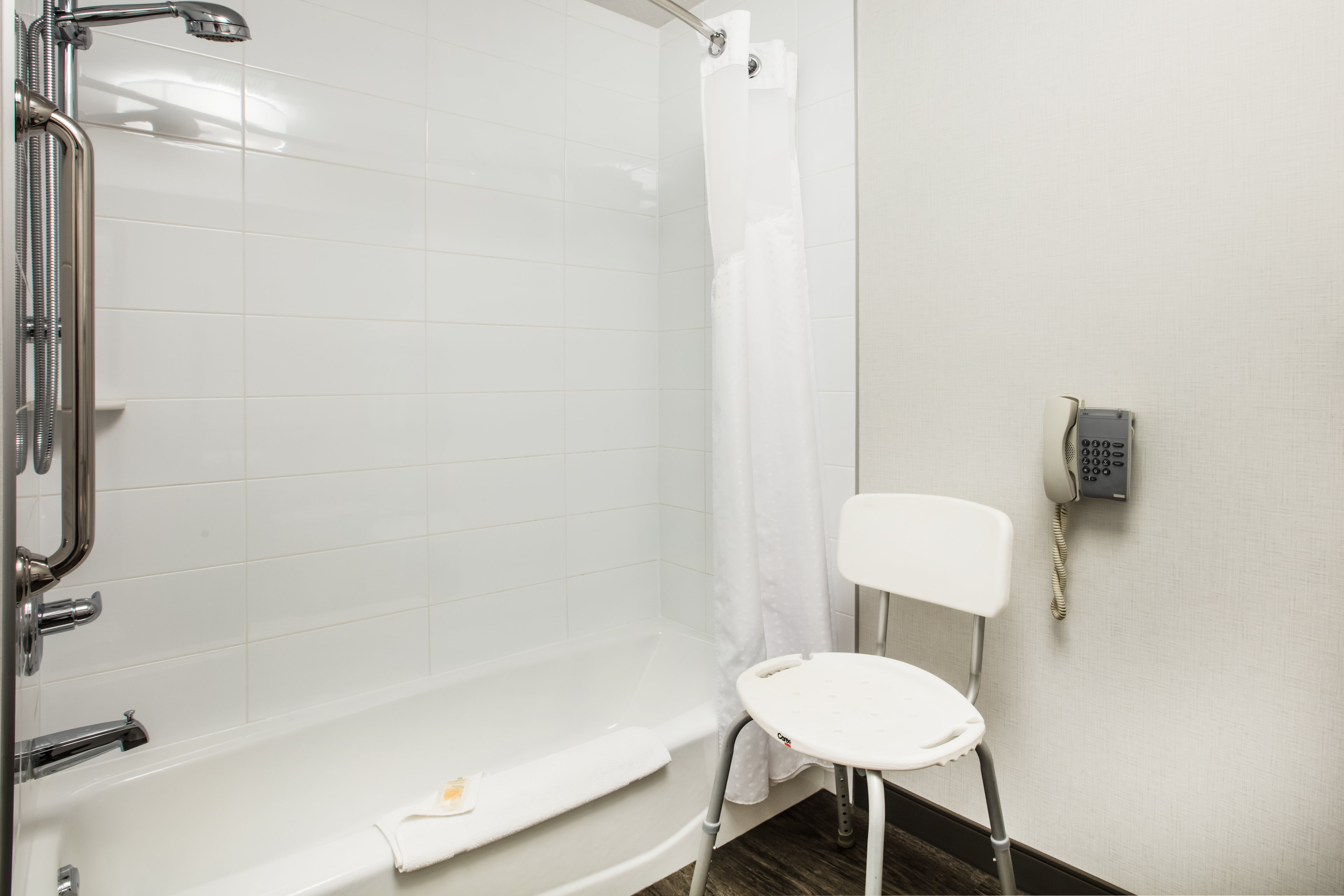 Holiday Inn Suites Grande Prairie Conference Ctr 40/41