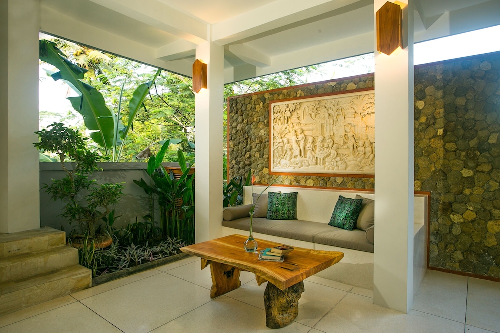 Pesantian Villa & Warung 24/32