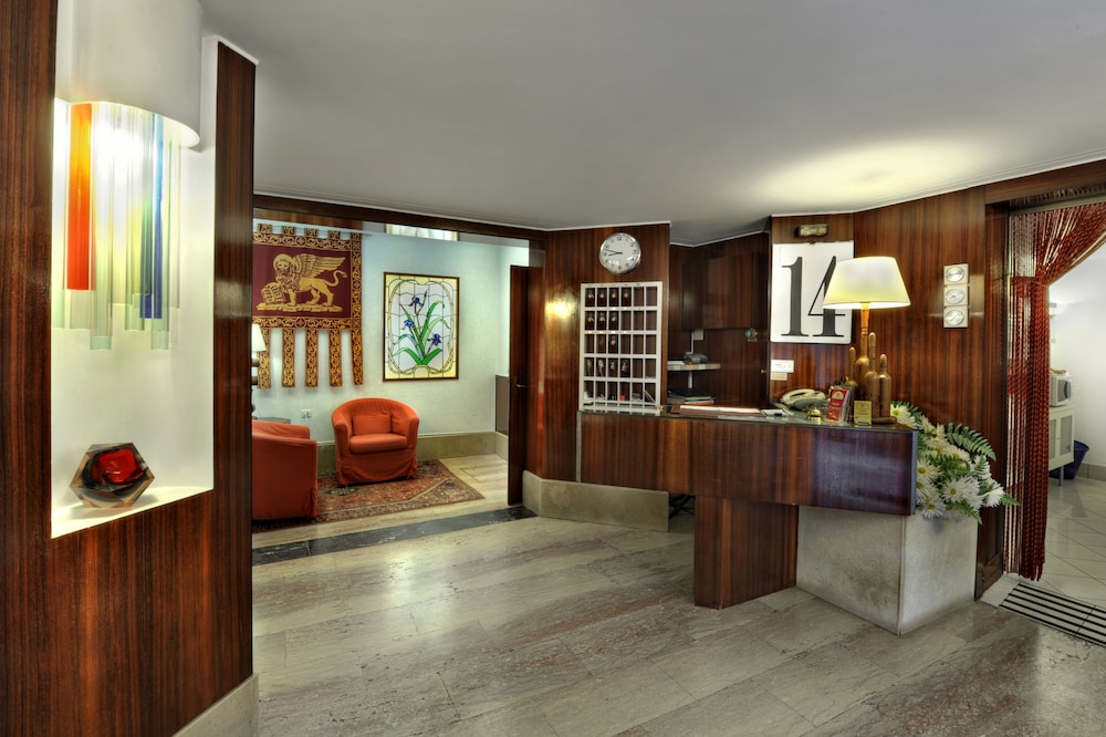 Hotel Caprera 2/23
