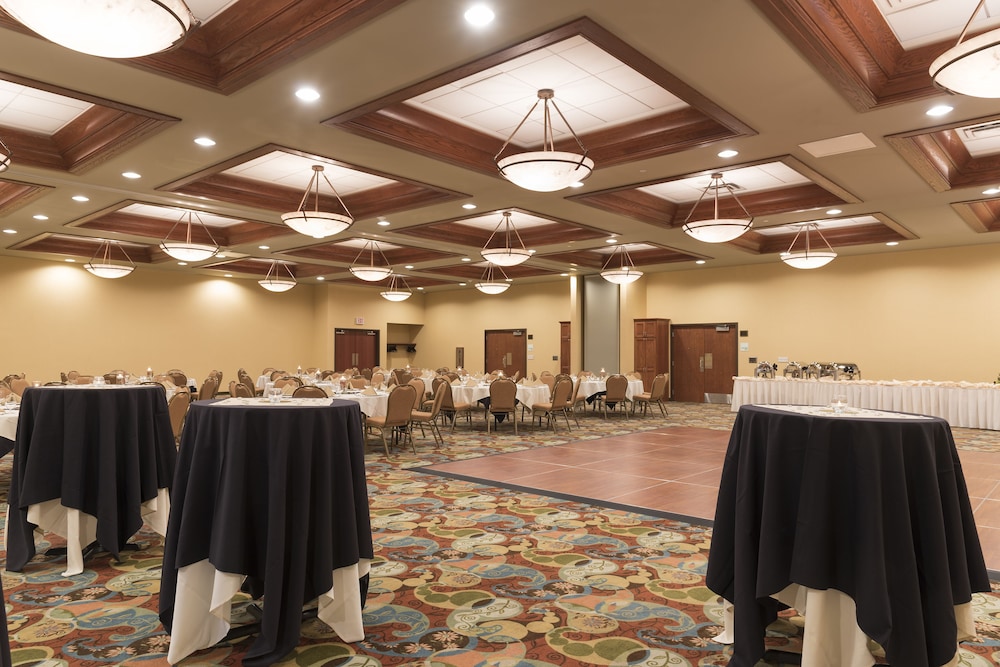 Holiday Inn Midland 63/75