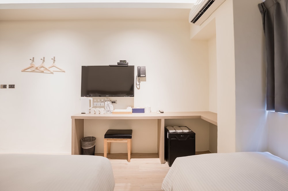 Traveller-Inn Tiehua Light Spot Hotel 12/27