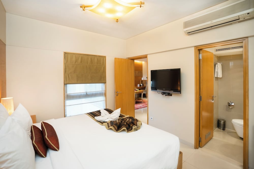 1 Bedroom, Superior, Suite, King Bed