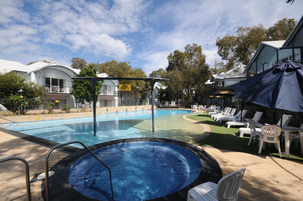 MANDURAH QUAY RESORT 9/72