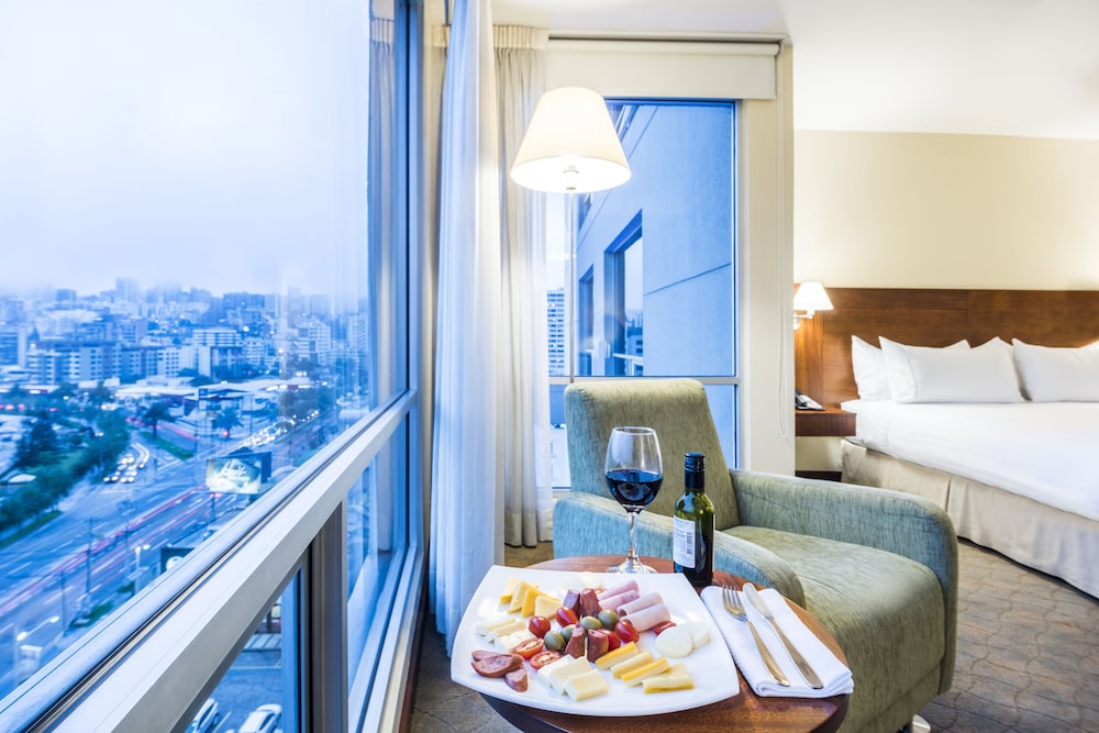 HOLIDAY INN EXPRESS QUITO 31/66