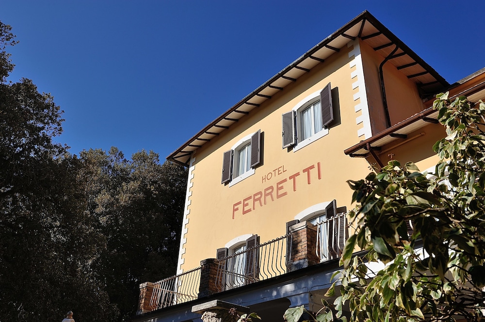 ALBERGO RISTORANTE FERRETTI 2/15