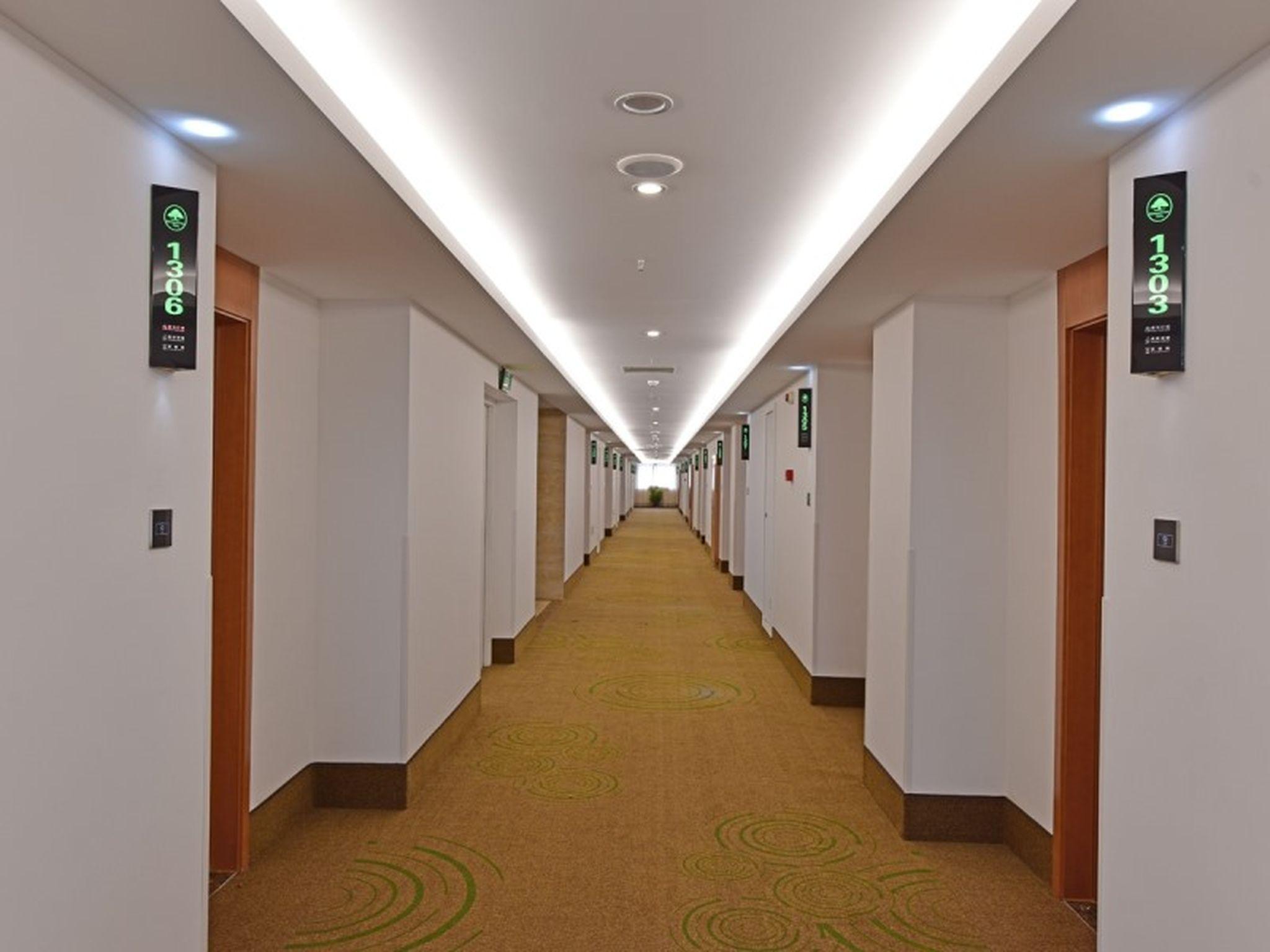 GreenTree Inn Jiaxing Tongxiang City Chongfu International Fur Center Business Hotel in JIAXING