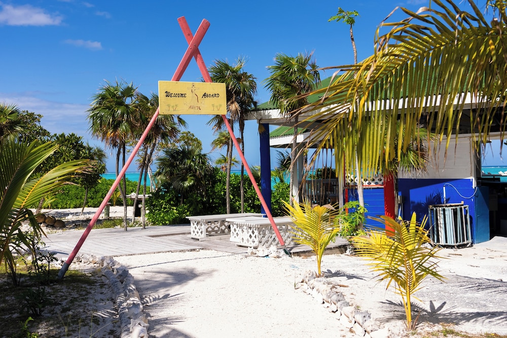 Pelican Beach Hotel 38/50