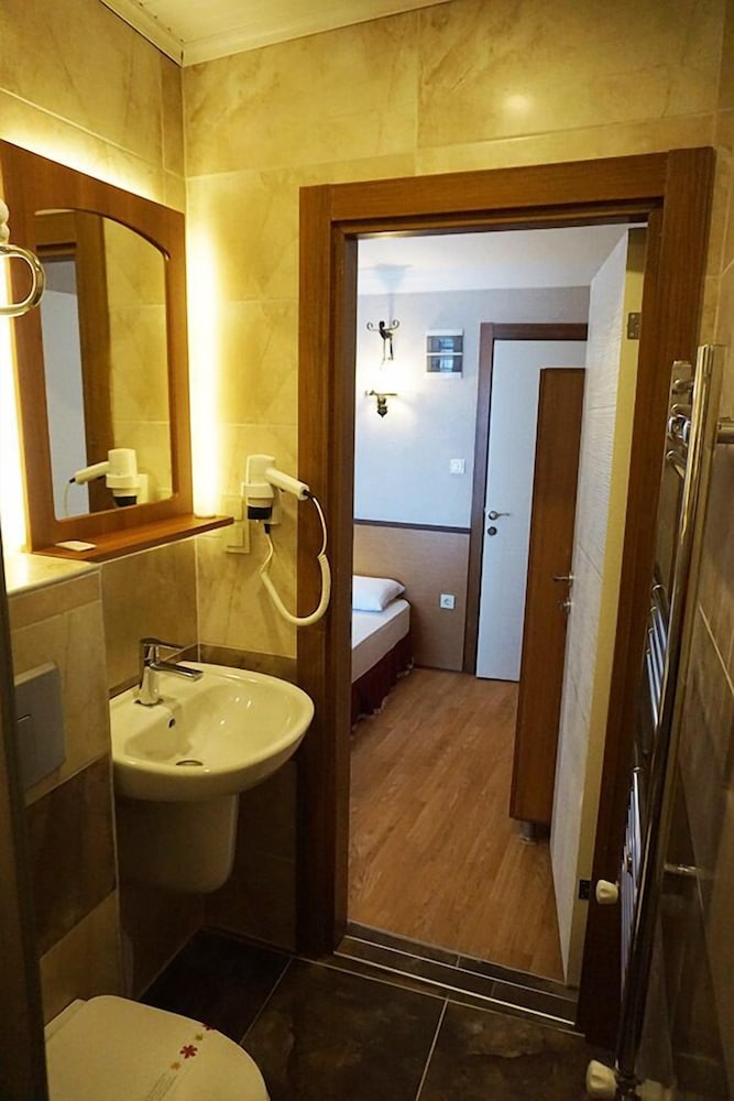 Aqua Boss Hotel 31/32