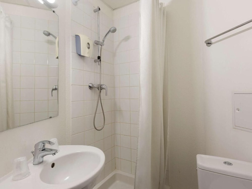 Hotel F1 Cergy Pontoise 46/49
