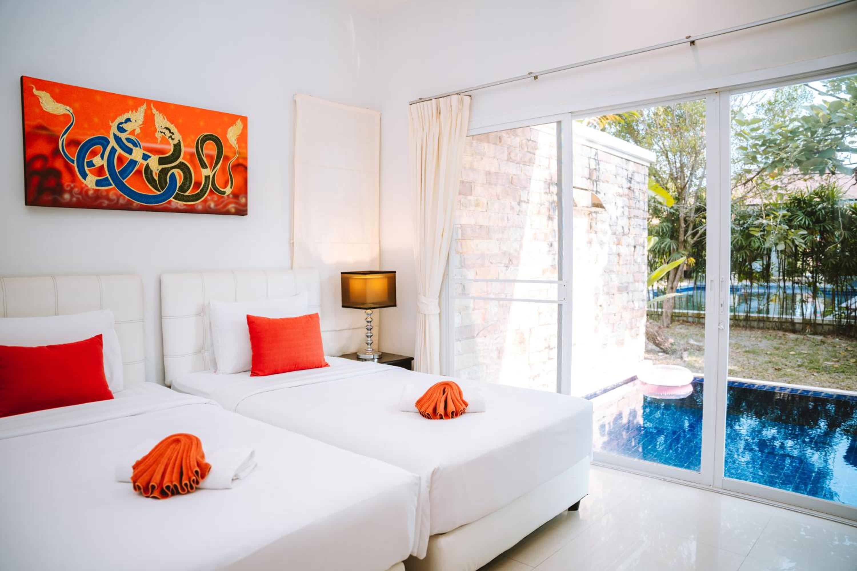 3 Bedrooms, Pool, Villa