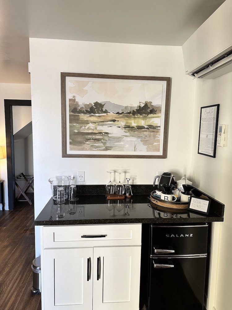 Bespoke Inn Flagstaff 38/50