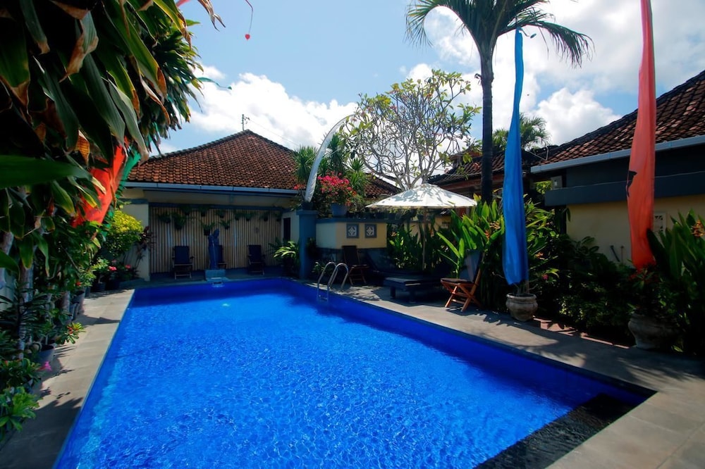 Hotel Jati And Home Stay 66/71