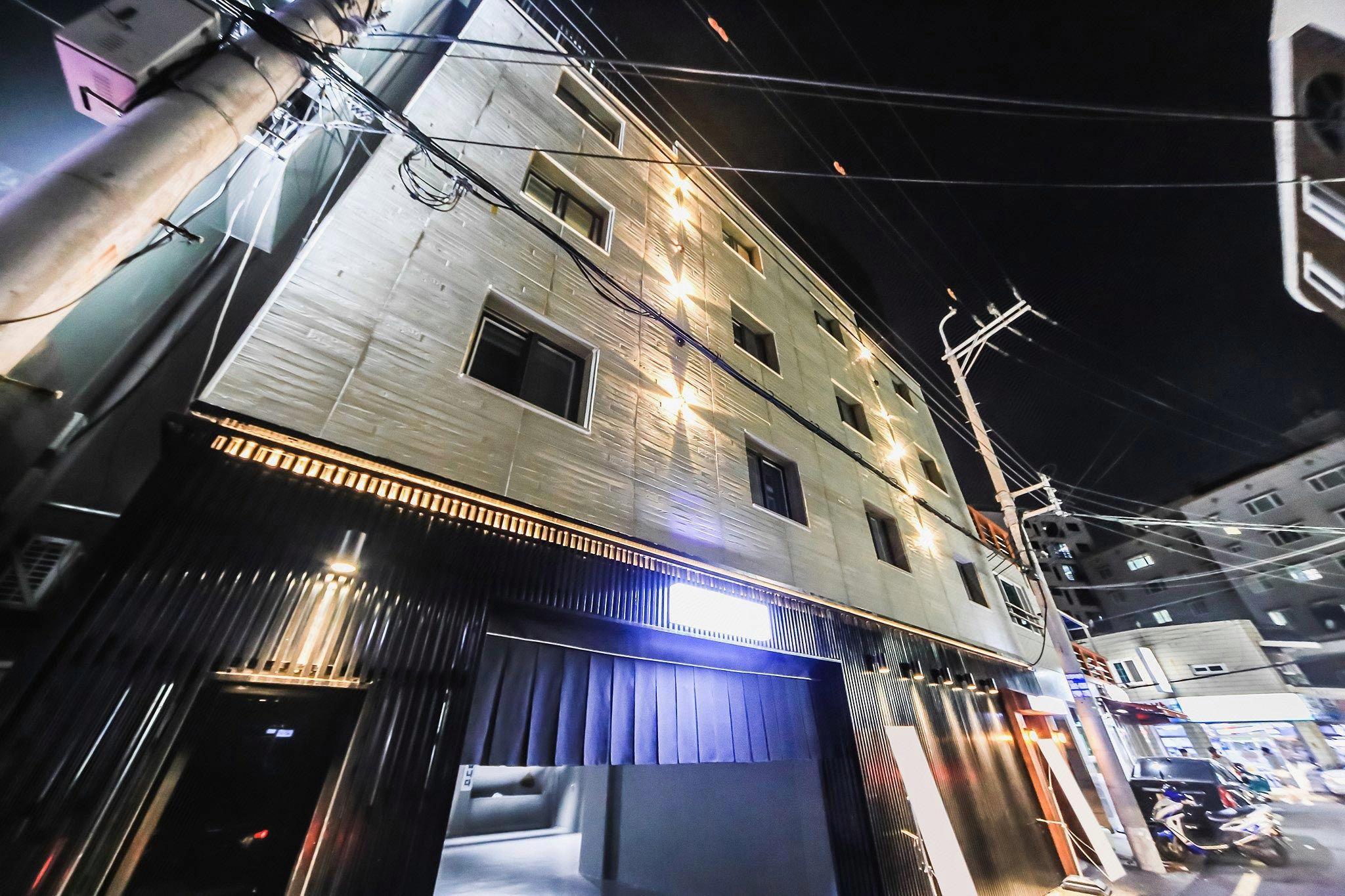 Hotel The Hit 4/45