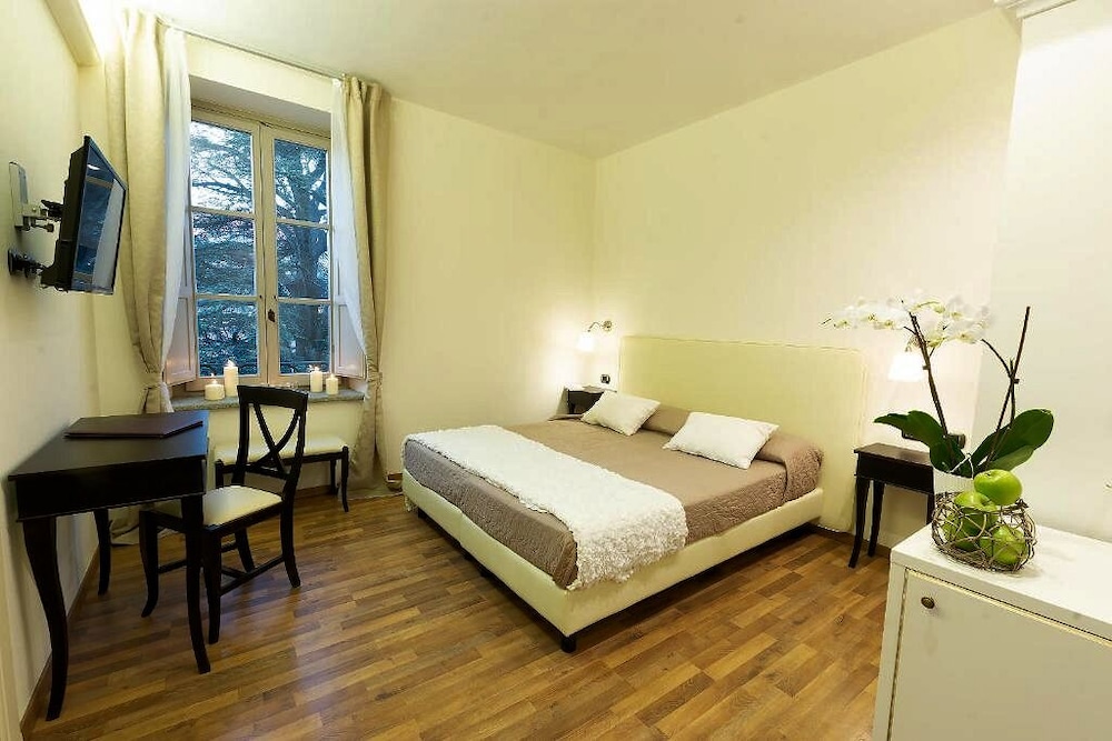 Superior, Triple, 1 Queen and 1 Single Bed, Terrace