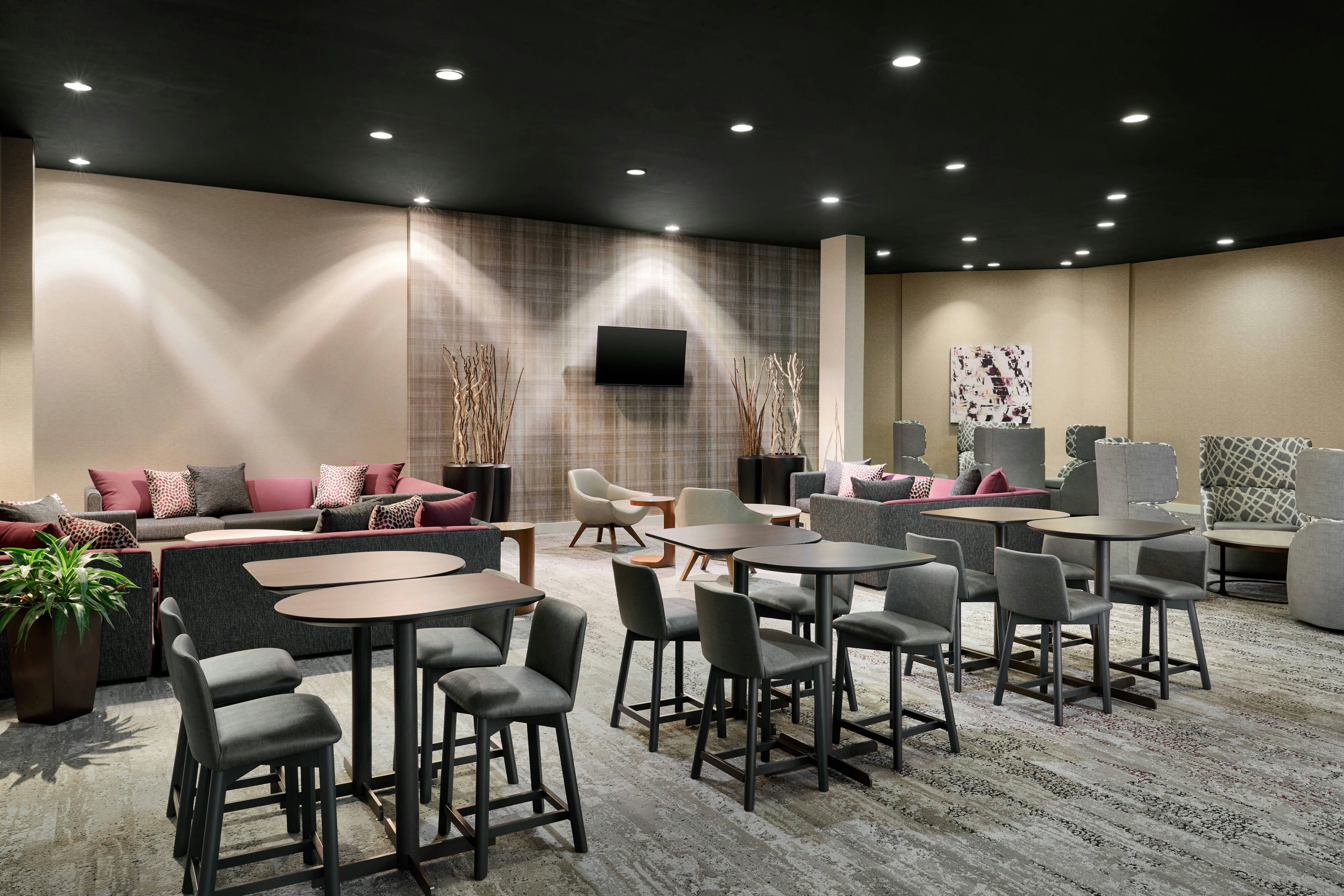 Courtyard By Marriott Milwaukee Downtown 9/15