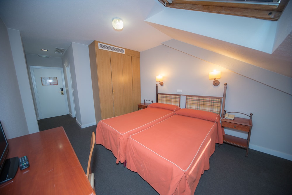 Gran Hotel de Jaca 16/50