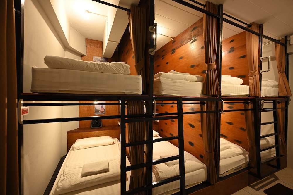 غرفة عائلية بأربعة أسرّة، The 8 Factory Hostel Phitsanulok 10/10