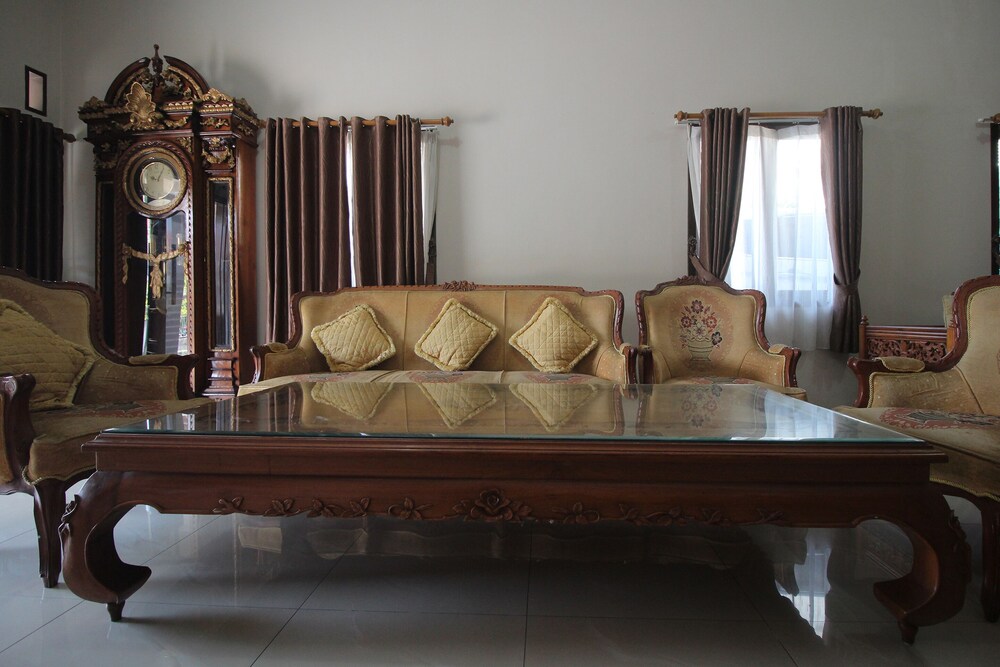 OYO 1547 Wisma Ray Syariah 21/31