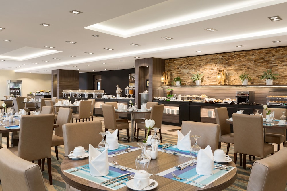 فندق هوارد جونسون الدمام(Howard Johnson by Wyndham Dammam) 35/43