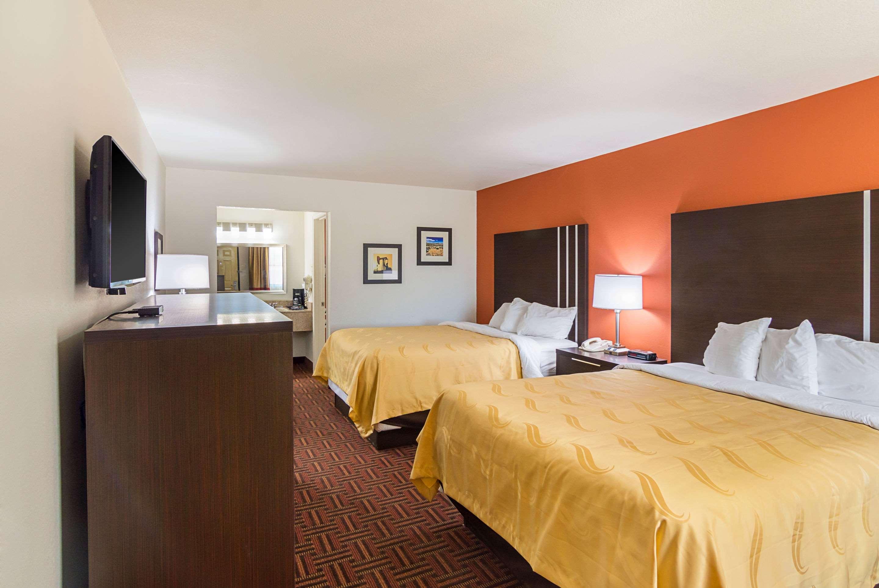 ROOM, 2 DOUBLE BEDS