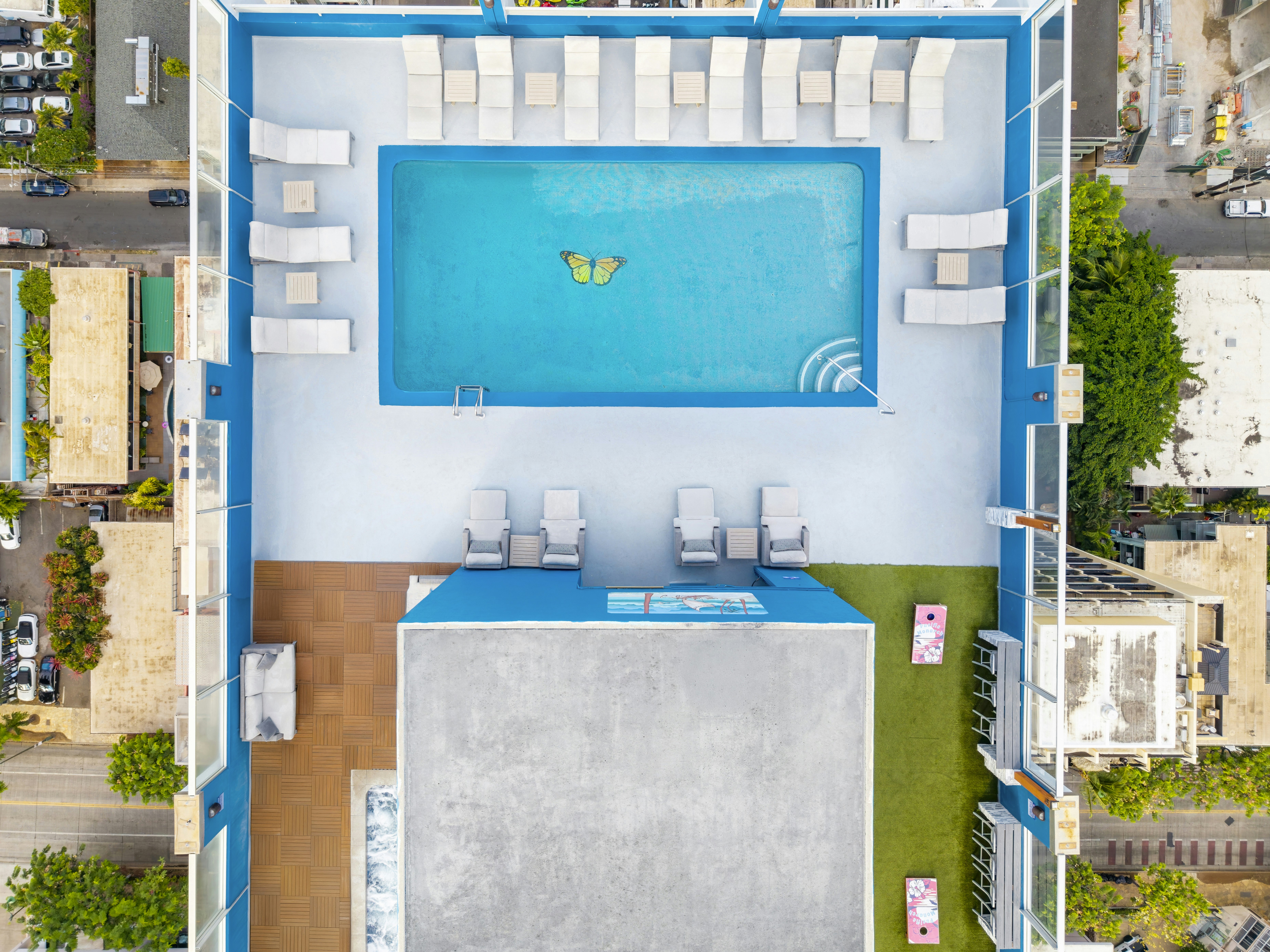 Pacific Monarch Hotel 13/73
